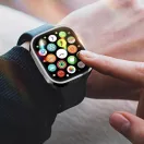 Dux Ducis Hamo Apple Watch 7/8/9 45mm tok kijelzővédő felülettel, fekete