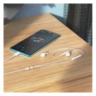   Hoco M93 vezetékes headset hangerőszabályzóval, Type C, fehér