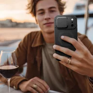   Tech-Protect Kevlar Aura Apple iPhone 17 Pro Max MagSafe tok kameravédelemmel, kitámasztóval, fekete-narancs