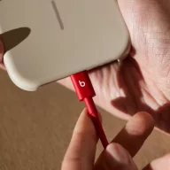   Apple Beats USB-C-USB-C gyári szőtt töltő- és adatkábel, 1.5m, piros (MDGD4ZM/A)