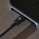 Apple Beats USB-C-USB-C gyári szőtt töltő- és adatkábel, 1.5m, fekete (MDGD4ZM/A)