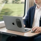 Spigen LD220 egér tartó zseb, laptop / tablet hátuljára rögzíthető, fekete
