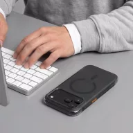   Tech-Protect MagAir Apple iPhone 18 Pro / 17 Pro tok megerősített sarkakkal, MagSafe, Matt, fekete-narancs