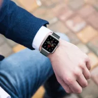   Apple Watch 4-6, SE, SE (2022), SE (2025) (38 / 40 mm) / Watch 7-9 (41 mm) / Watch 10-11 (42 mm), fém pótszíj, milánói stílus, TP MilaneseBand, vörösarany